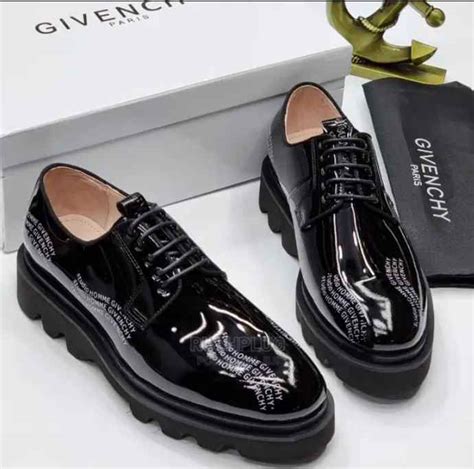 do givenchy boots run small